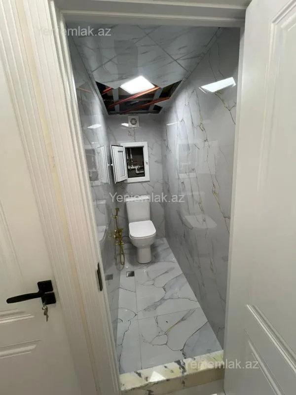 Satılır 2 otaqlı köhnə tikili 75 m²