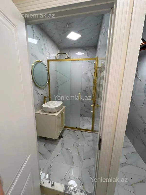 Satılır 2 otaqlı köhnə tikili 75 m²