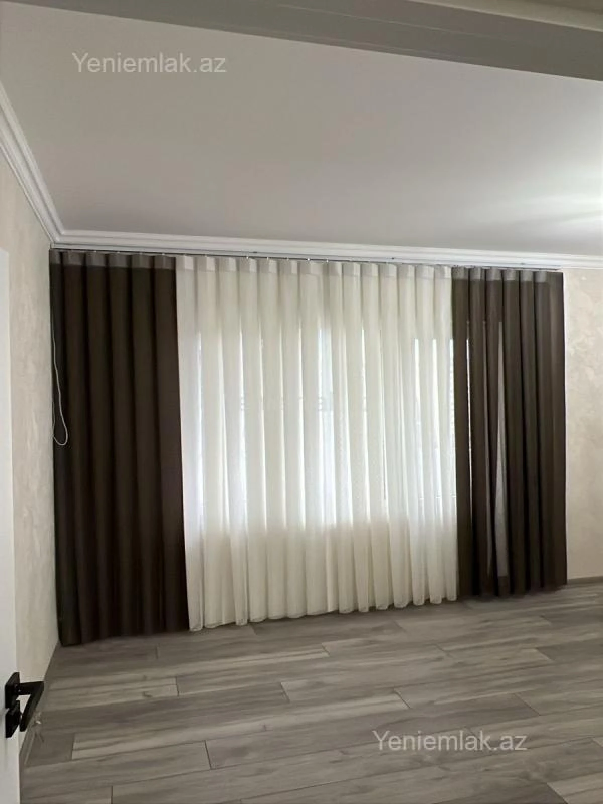 Satılır 2 otaqlı köhnə tikili 75 m²