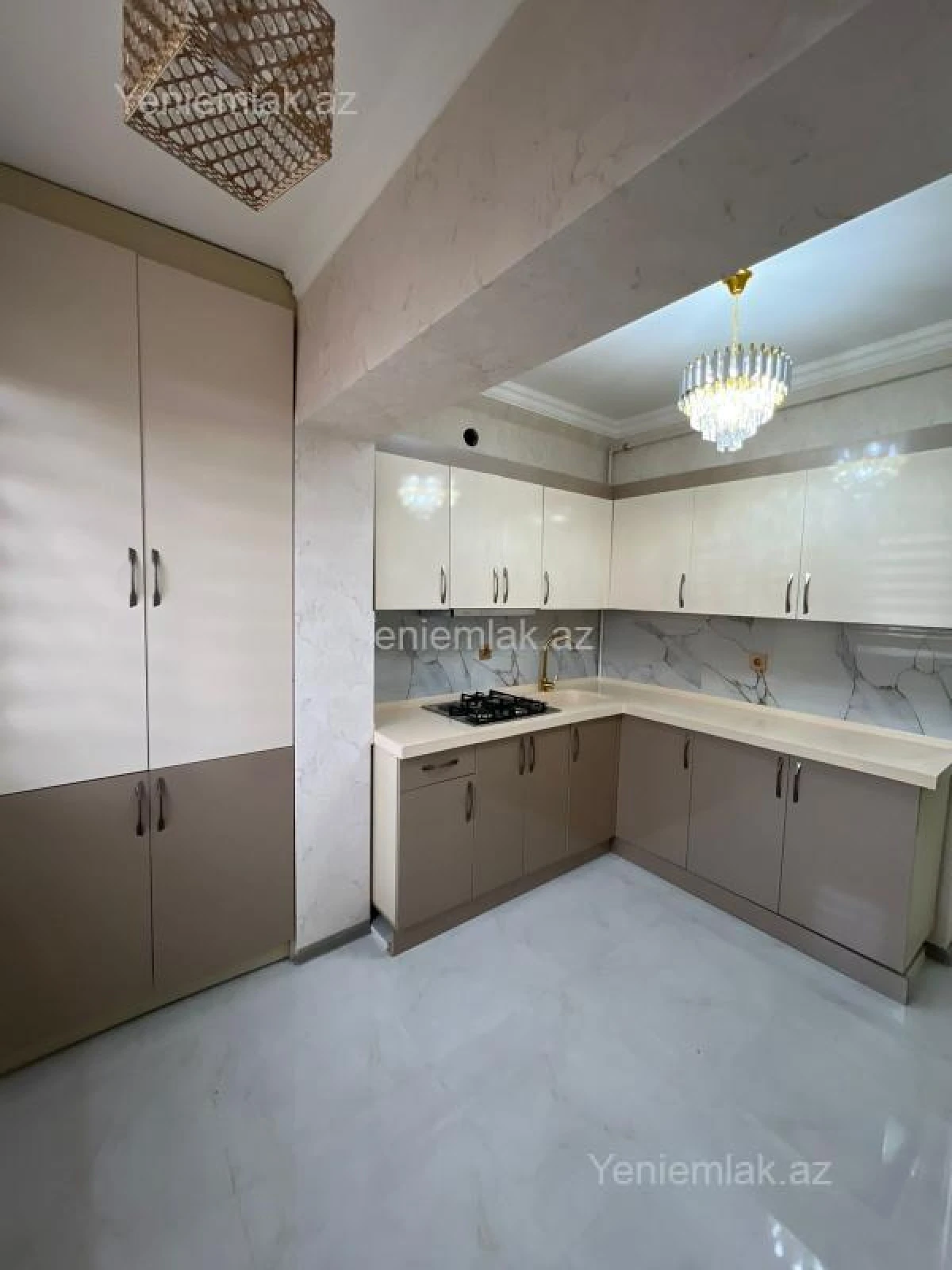 Satılır 2 otaqlı köhnə tikili 75 m²