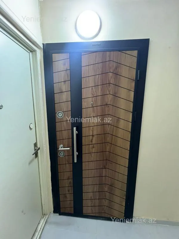 Satılır 2 otaqlı köhnə tikili 75 m²