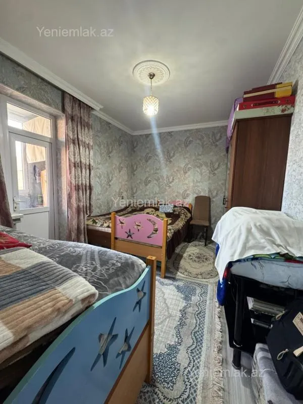 Satılır 2 otaqlı köhnə tikili 65 m²