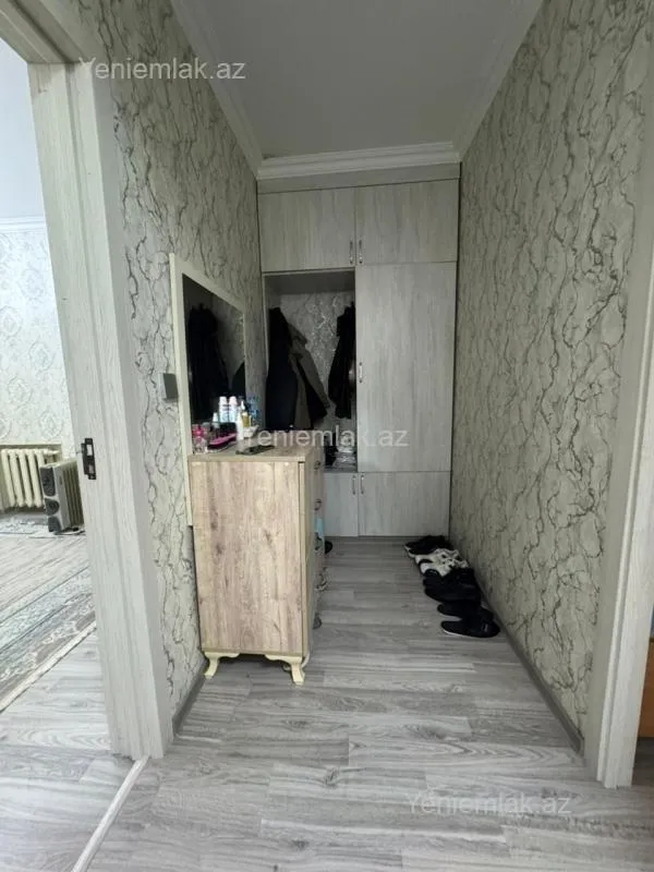 Satılır 2 otaqlı köhnə tikili 65 m²