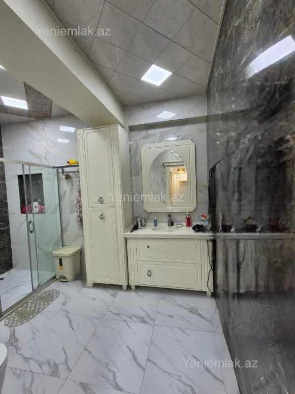 Satılır 3 otaqlı yeni tikili 145 m²