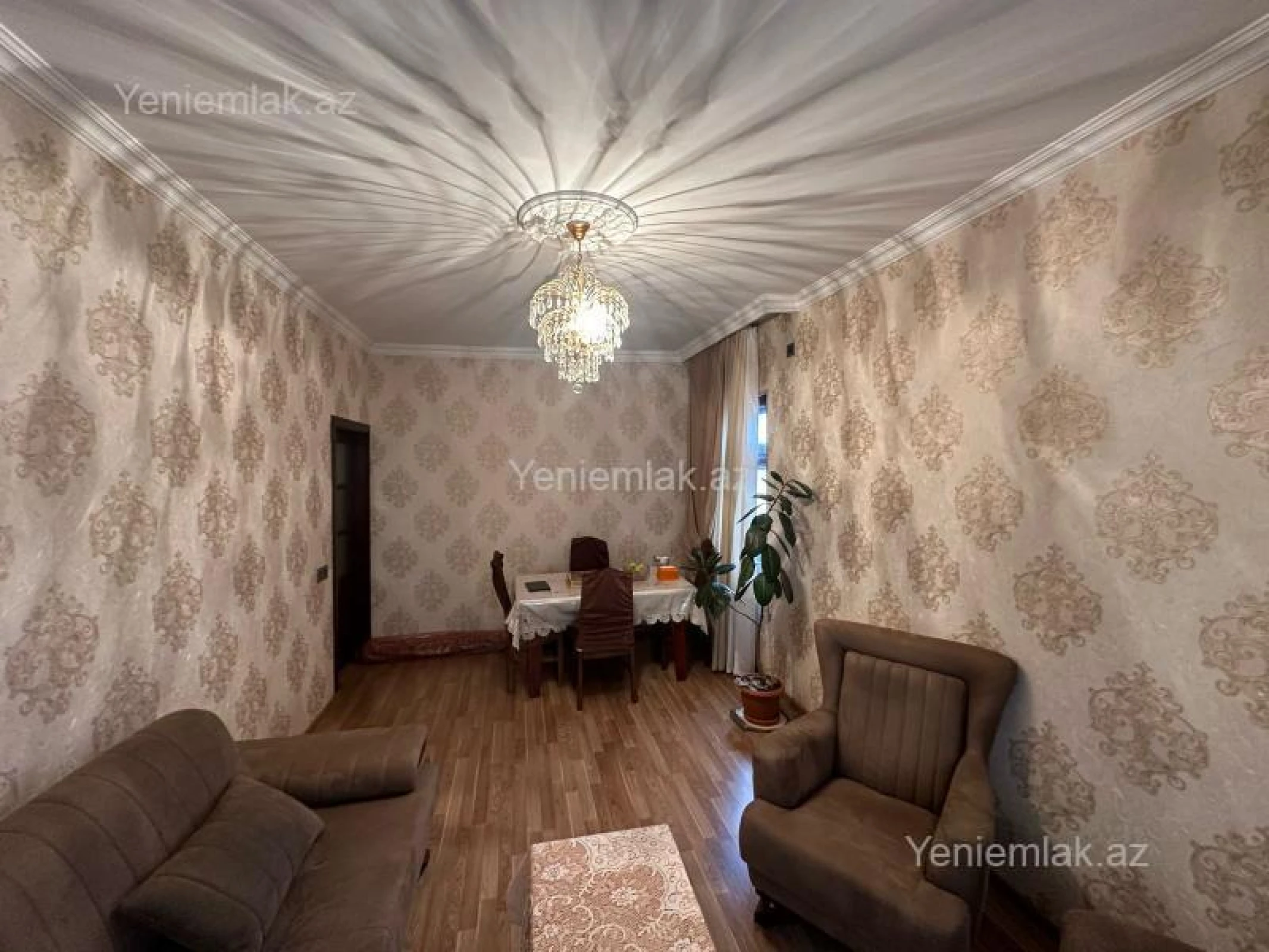 Satılır 2 otaqlı köhnə tikili 60 m²