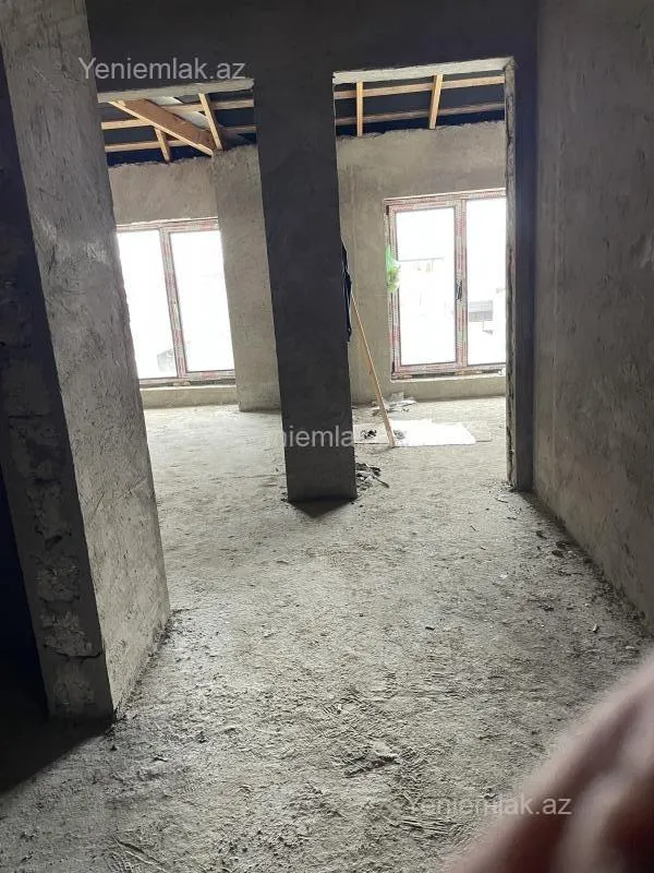 Satılır 5 otaqlı həyət evi 190 m²