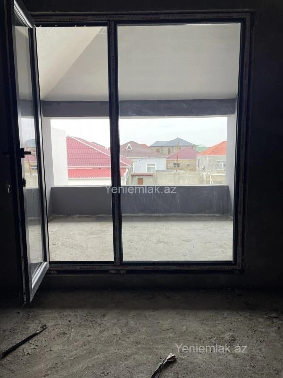 Satılır 5 otaqlı həyət evi 190 m²