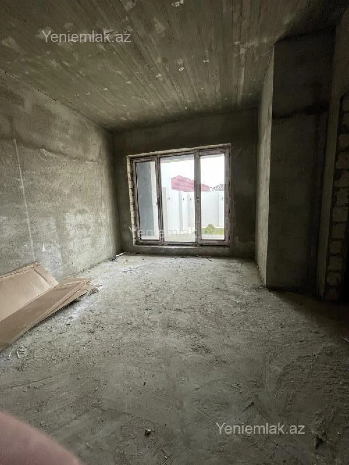 Satılır 5 otaqlı həyət evi 190 m²