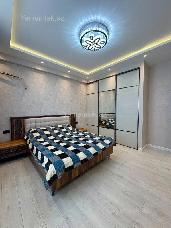 Satılır 3 otaqlı yeni tikili 125 m²