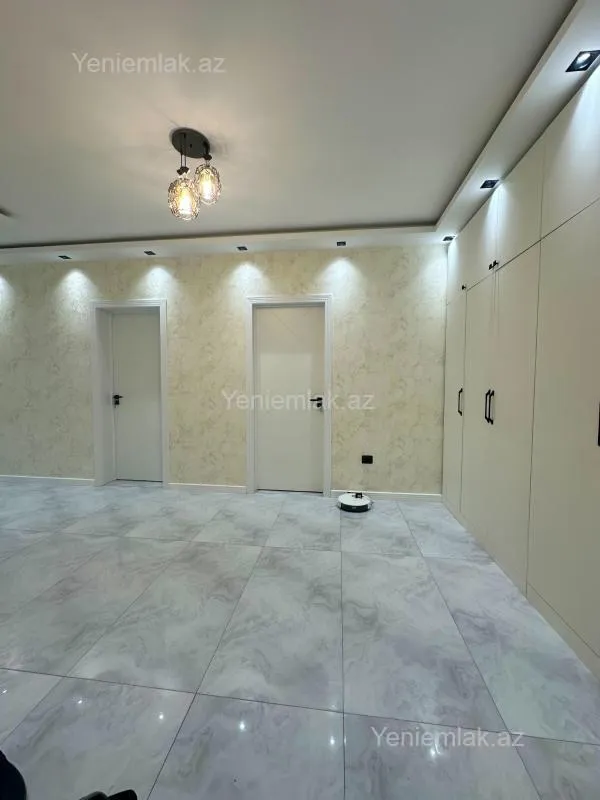 Satılır 3 otaqlı yeni tikili 125 m²