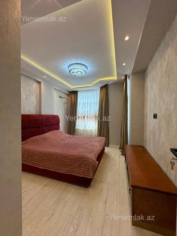 Satılır 3 otaqlı yeni tikili 125 m²
