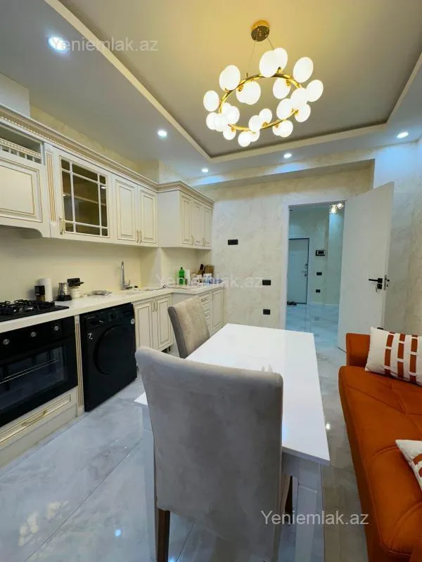 Satılır 3 otaqlı yeni tikili 125 m²