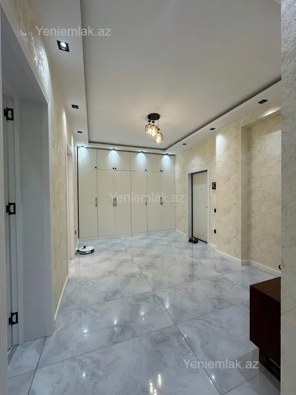 Satılır 3 otaqlı yeni tikili 125 m²