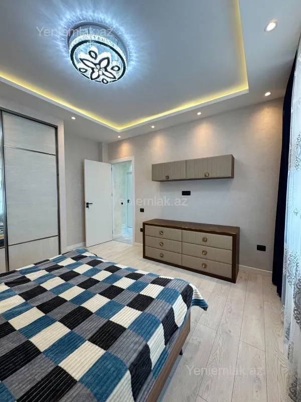 Satılır 3 otaqlı yeni tikili 125 m²