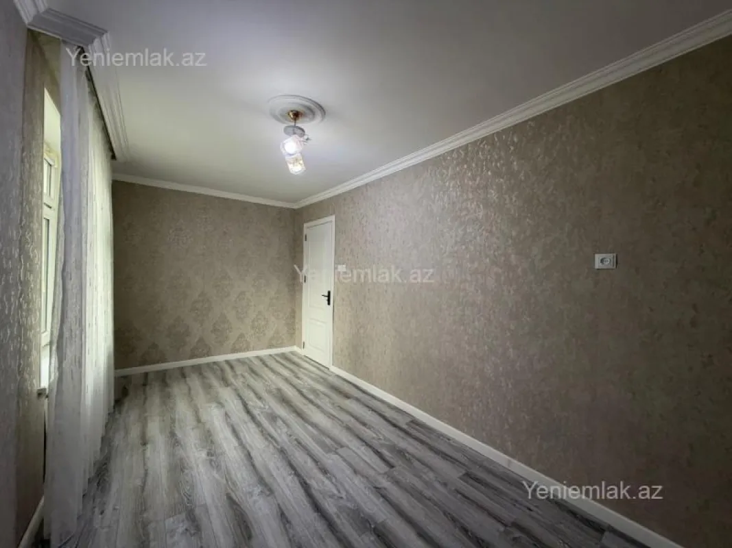 Satılır 2 otaqlı köhnə tikili 60 m²