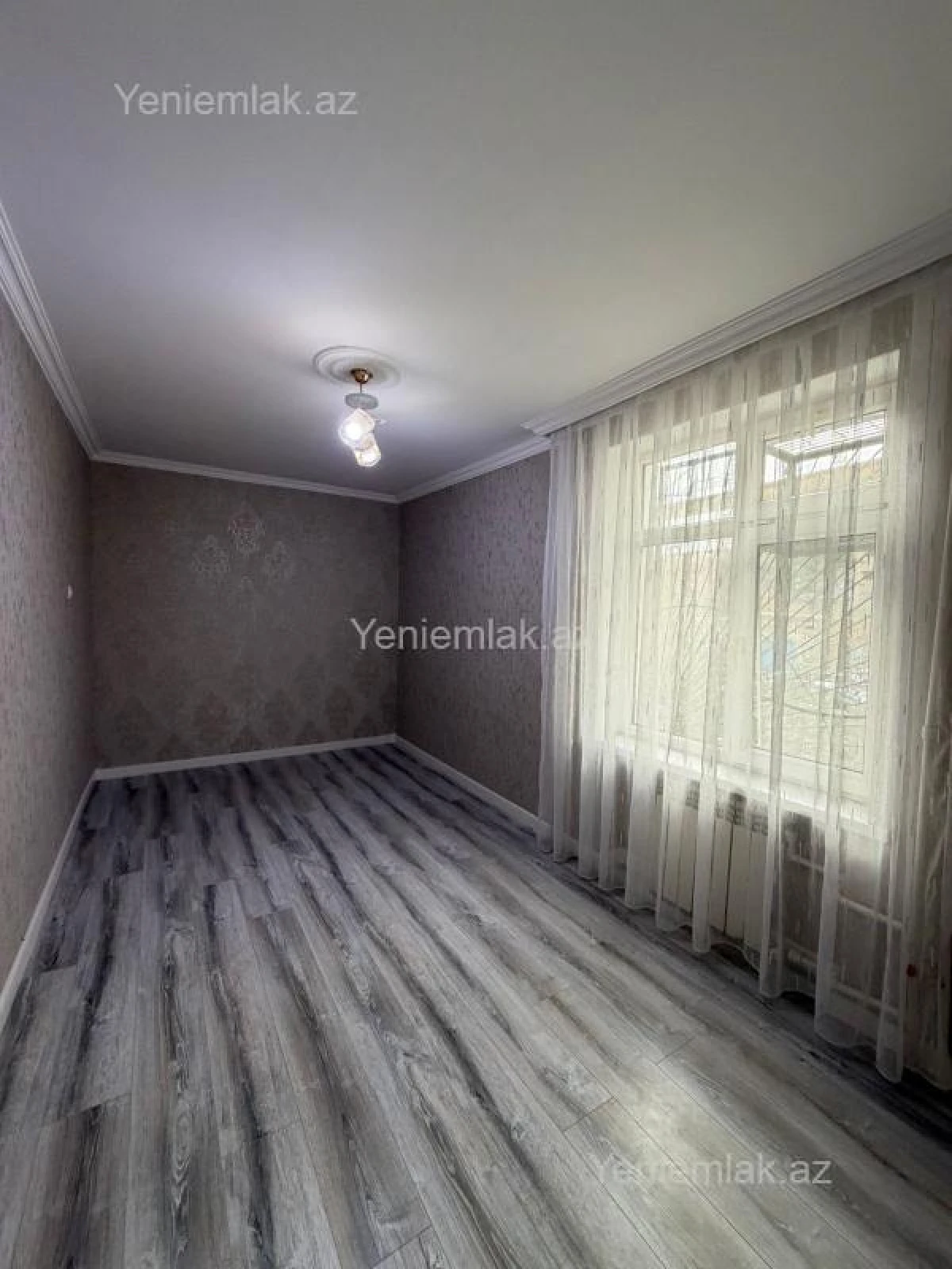 Satılır 2 otaqlı köhnə tikili 60 m²