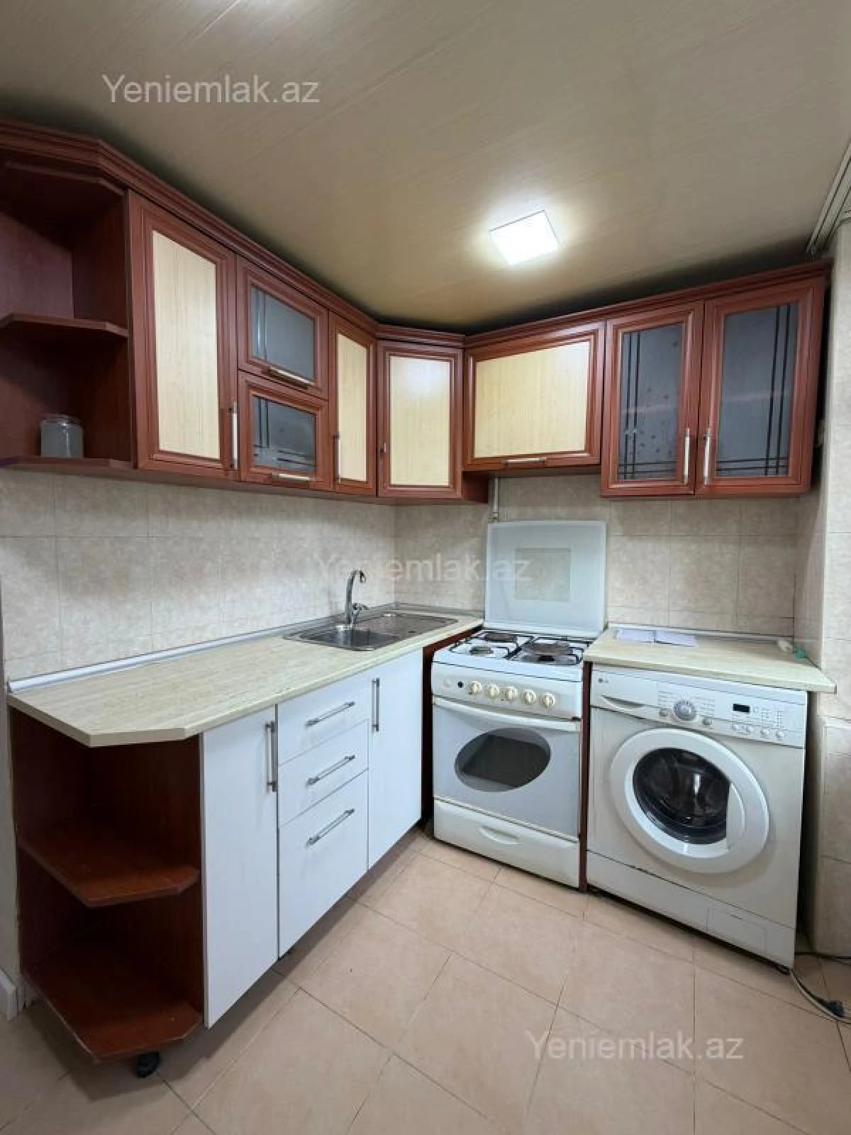 Satılır 2 otaqlı köhnə tikili 60 m²