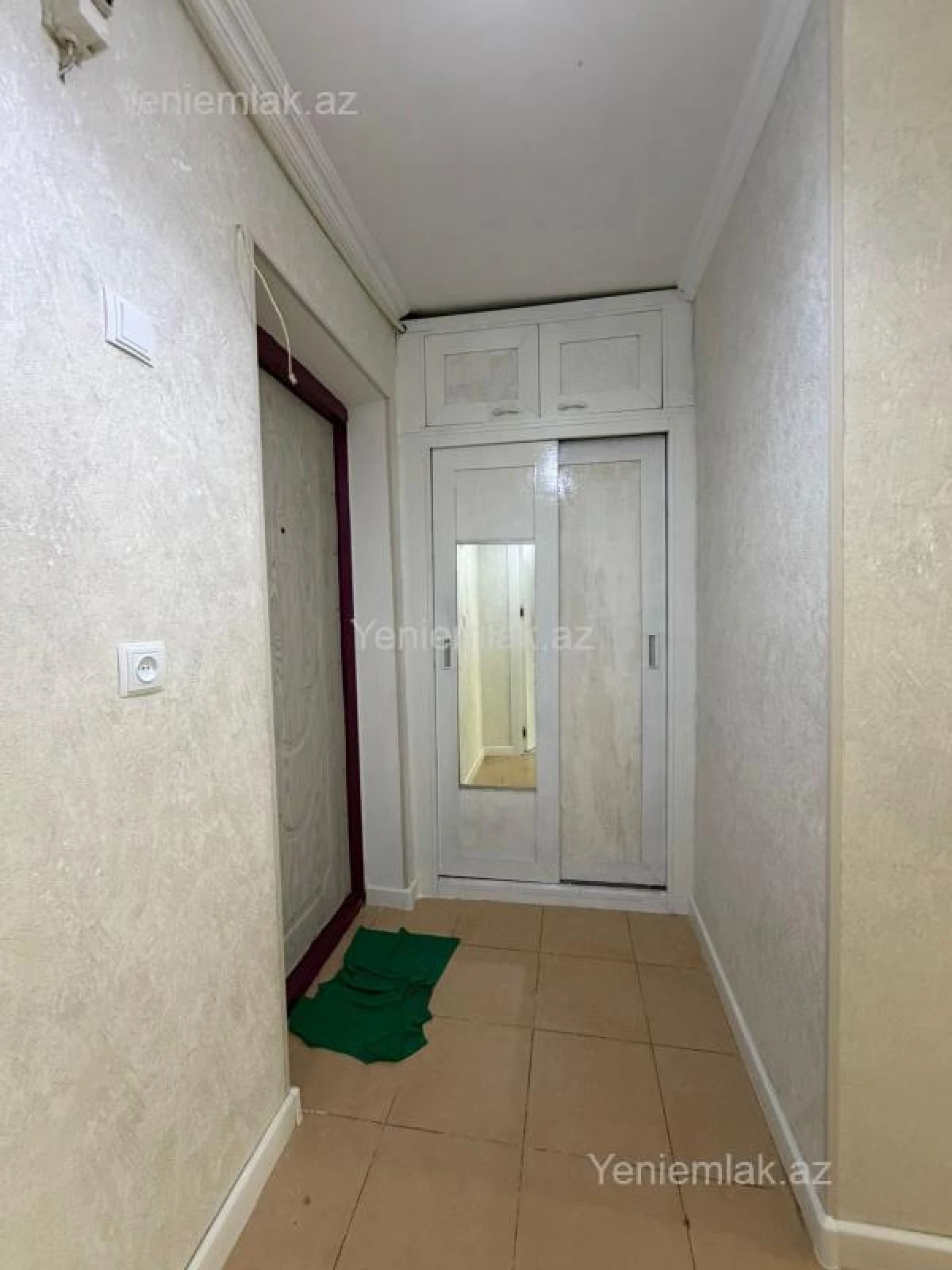 Satılır 2 otaqlı köhnə tikili 60 m²