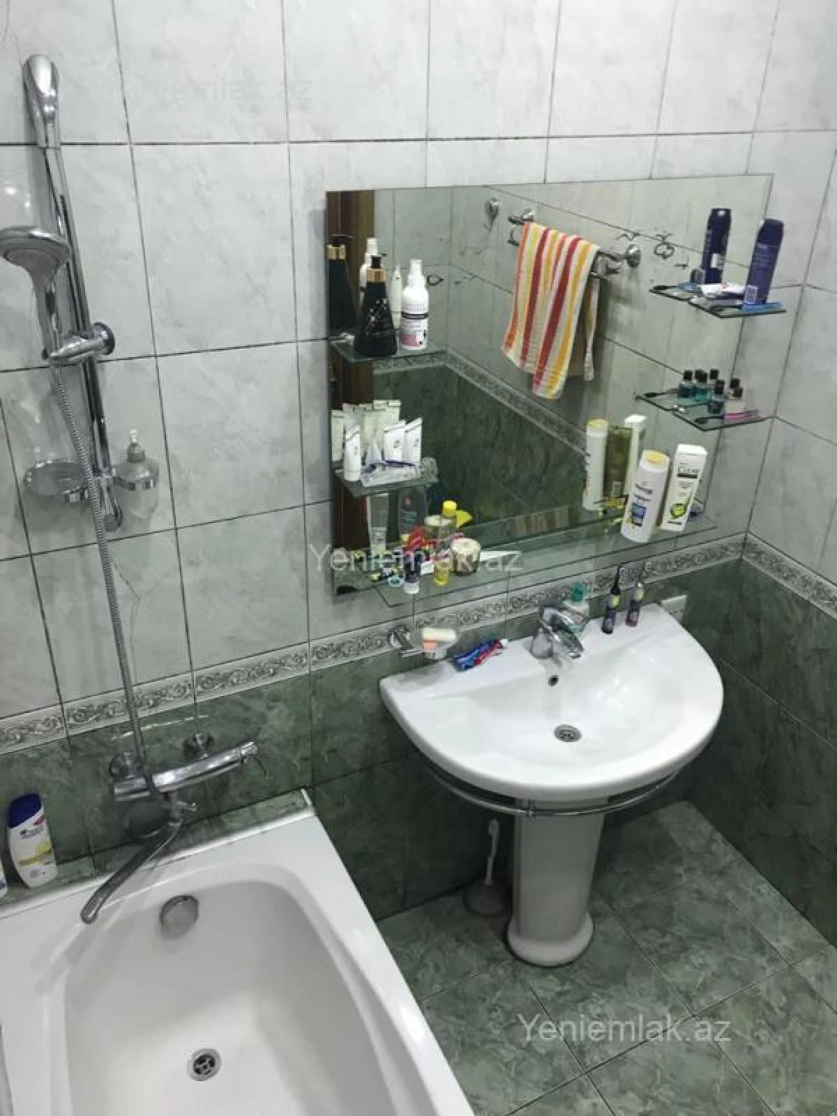 Satılır 3 otaqlı yeni tikili 110 m²