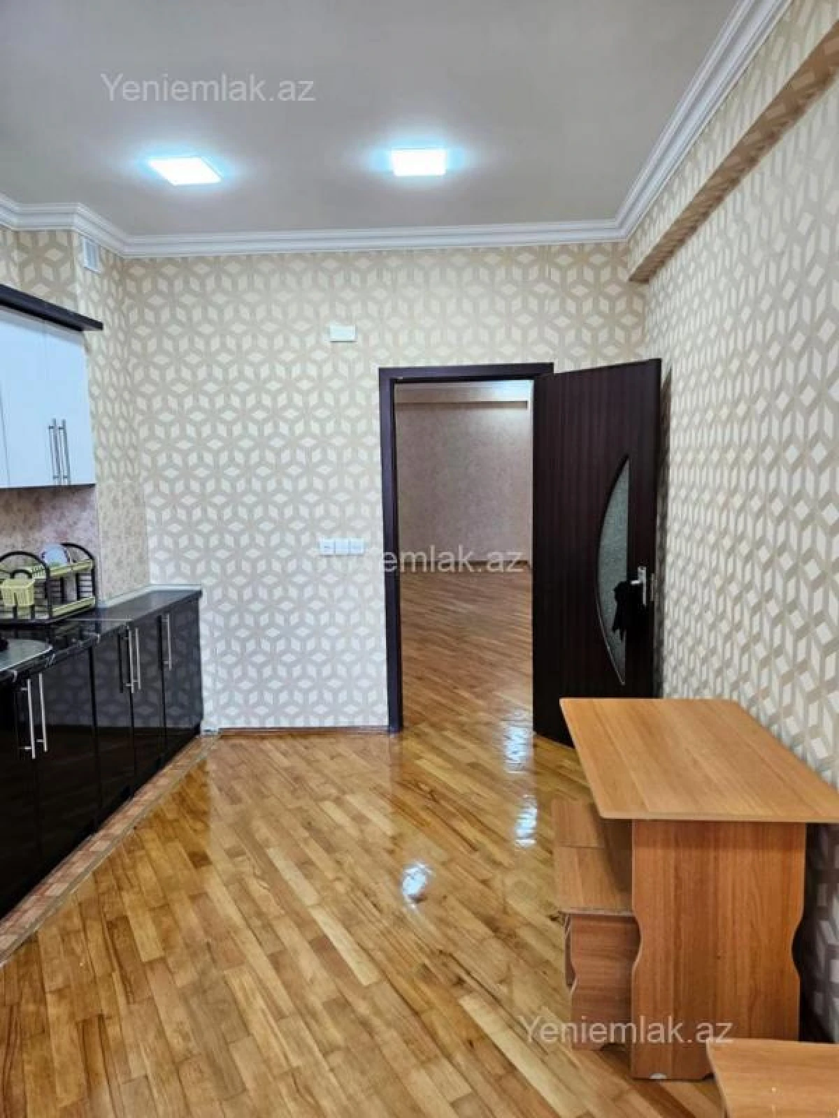 Satılır 3 otaqlı yeni tikili 140 m²