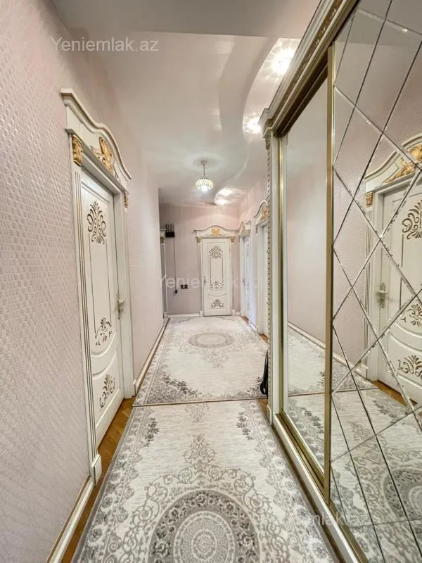 Satılır 3 otaqlı yeni tikili 127 m²