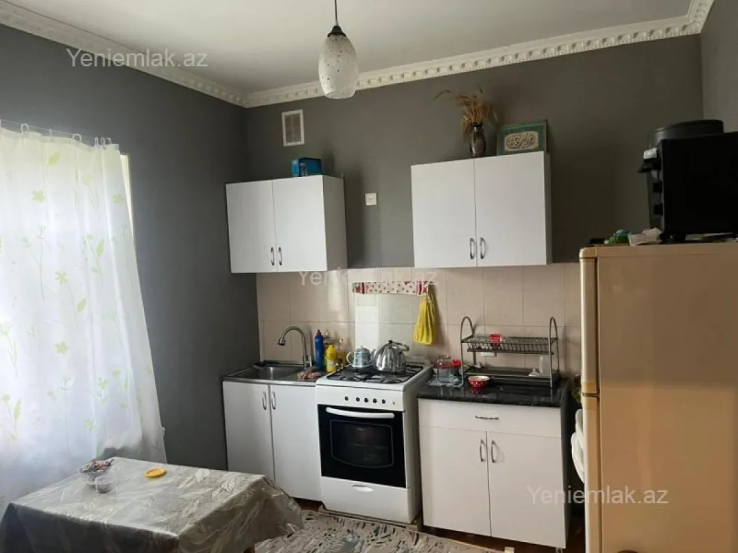 Satılır 4 otaqlı həyət evi 100 m²
