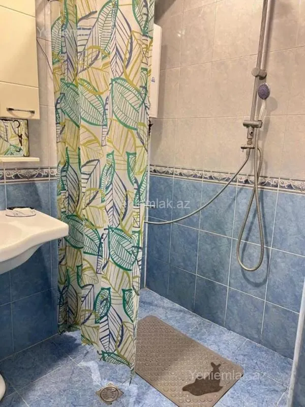 Satılır 4 otaqlı köhnə tikili 90 m²
