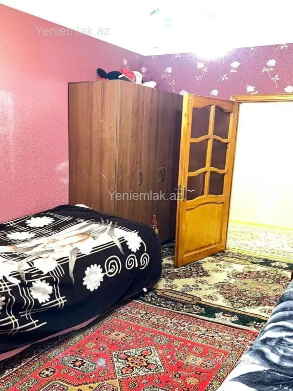 Satılır 4 otaqlı köhnə tikili 90 m²