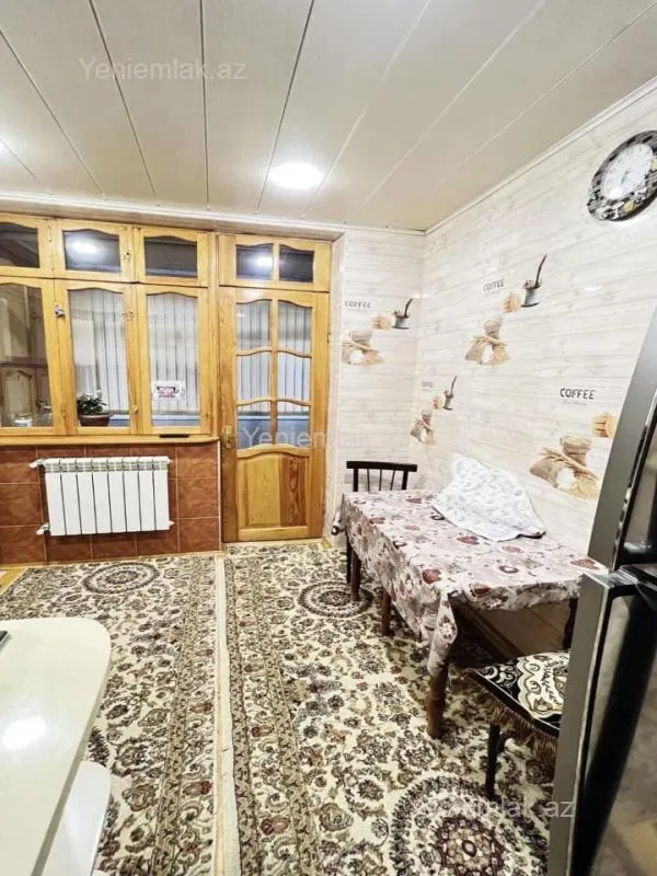 Satılır 4 otaqlı köhnə tikili 90 m²