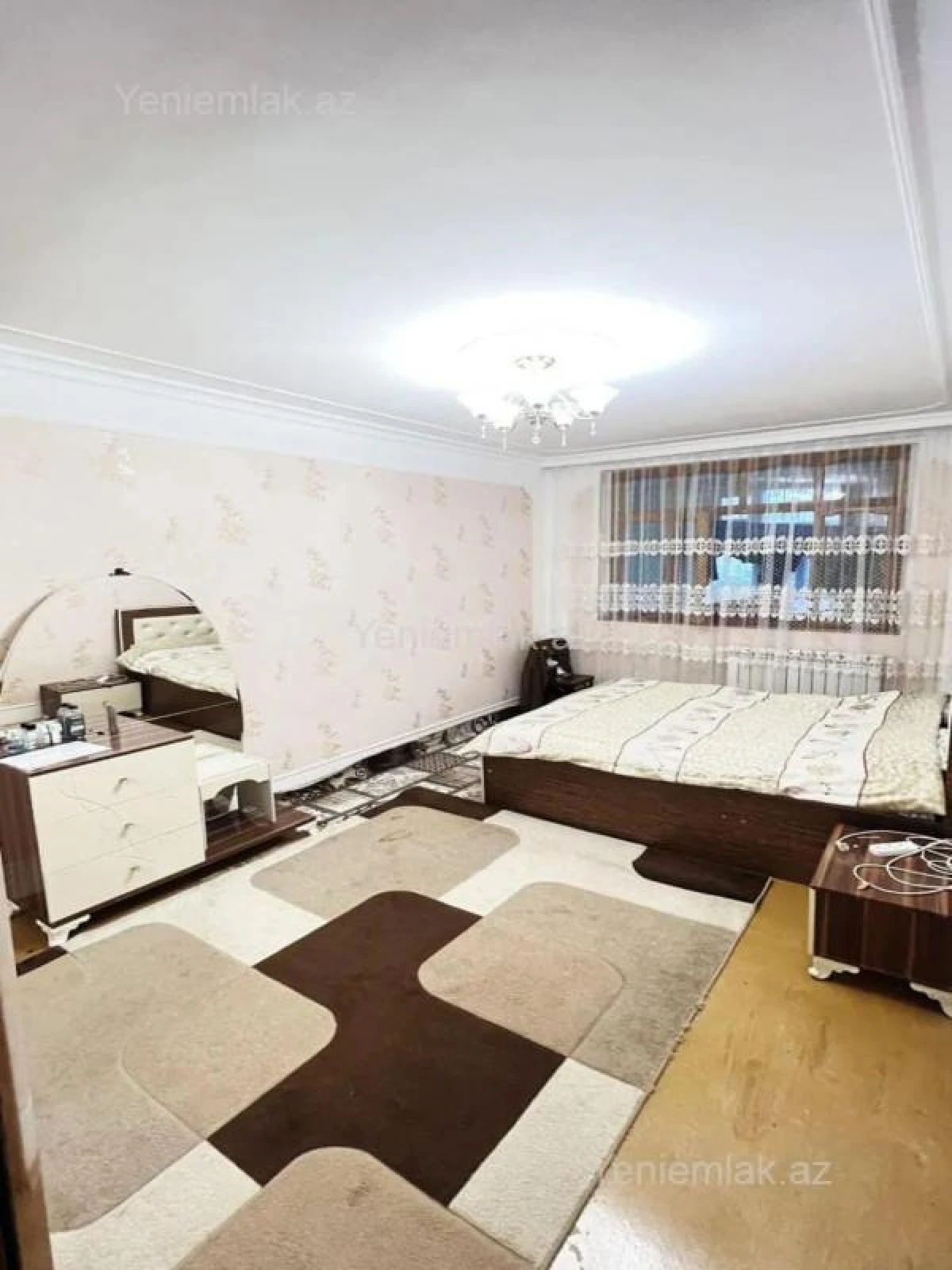 Satılır 4 otaqlı köhnə tikili 90 m²