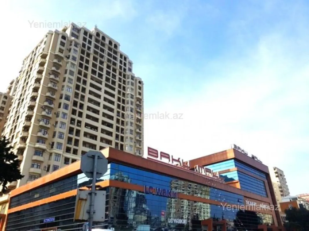 Satılır 3 otaqlı yeni tikili 140 m²