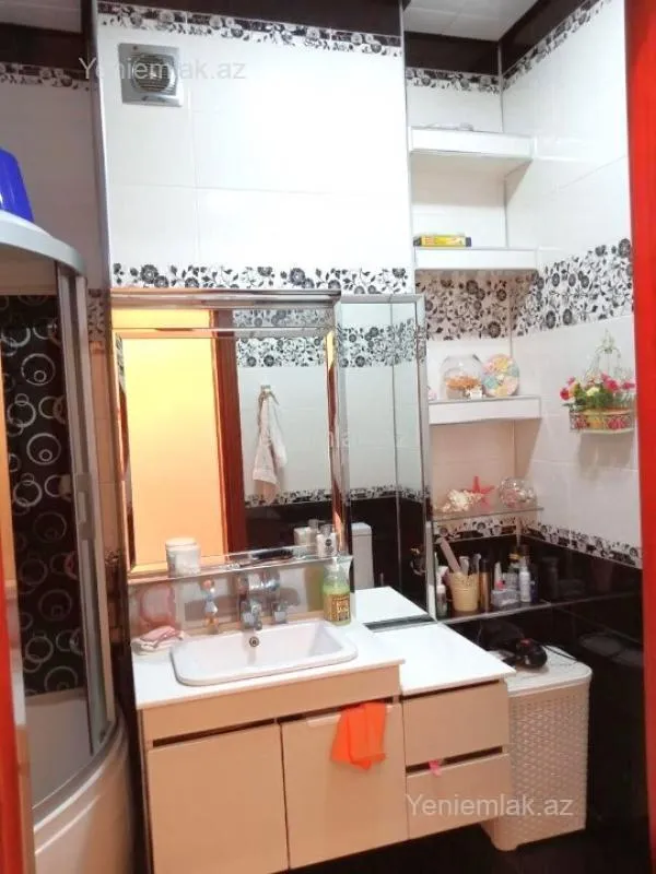 Satılır 3 otaqlı yeni tikili 140 m²