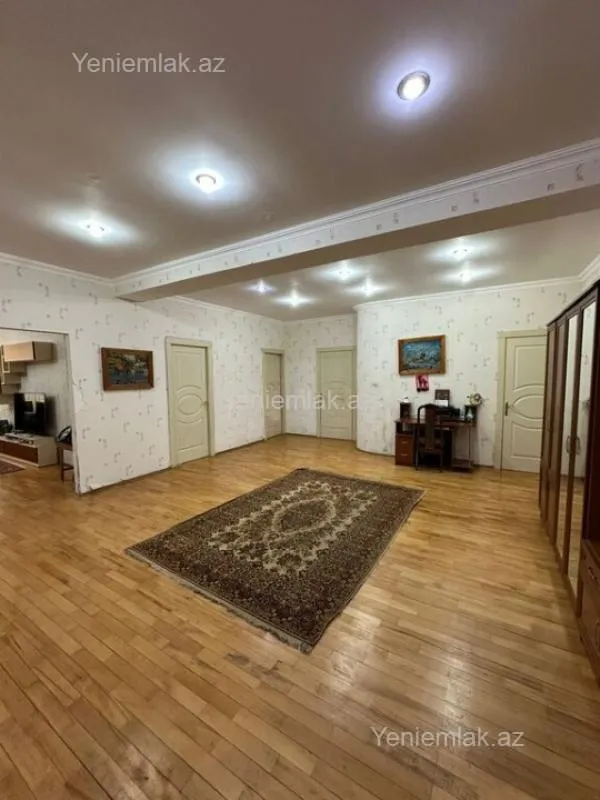 Satılır 3 otaqlı yeni tikili 154 m²