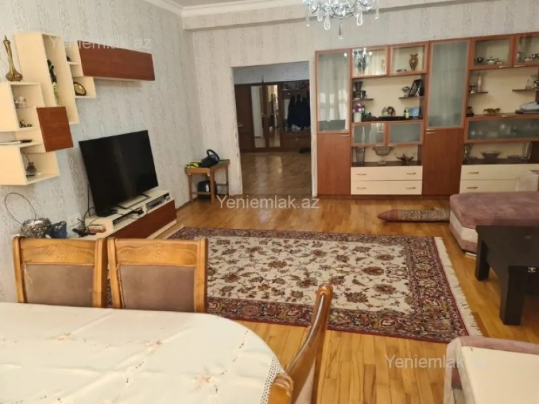 Satılır 3 otaqlı yeni tikili 154 m²