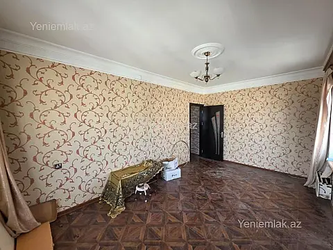 Satılır 2 otaqlı köhnə tikili 60 m²