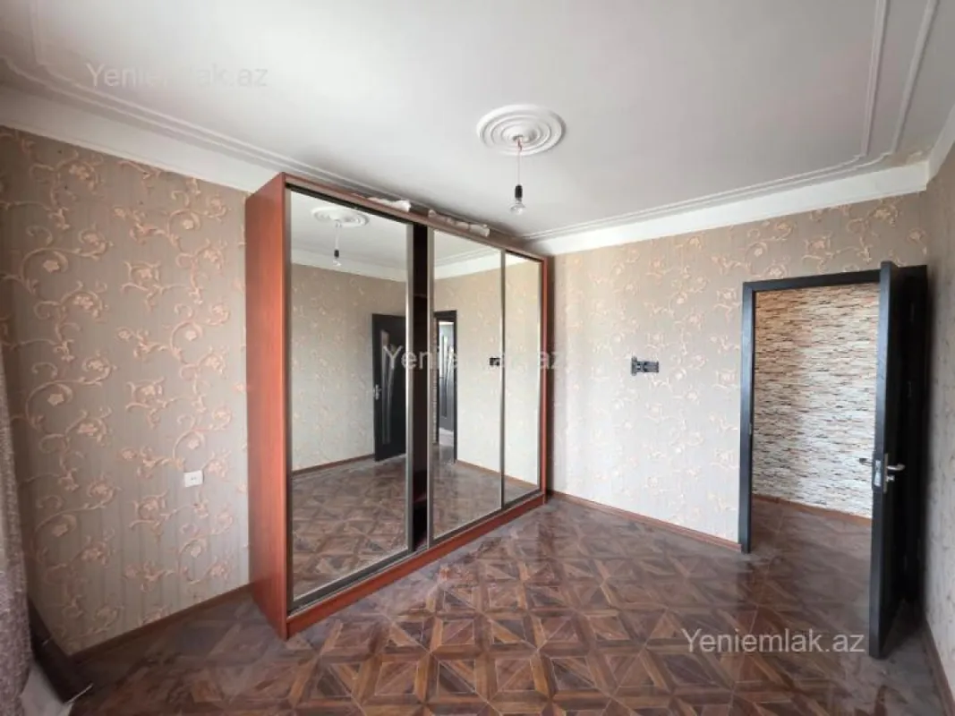 Satılır 2 otaqlı köhnə tikili 60 m²