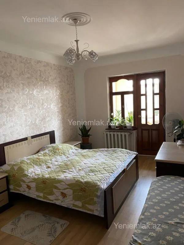 Satılır 3 otaqlı köhnə tikili 95 m²