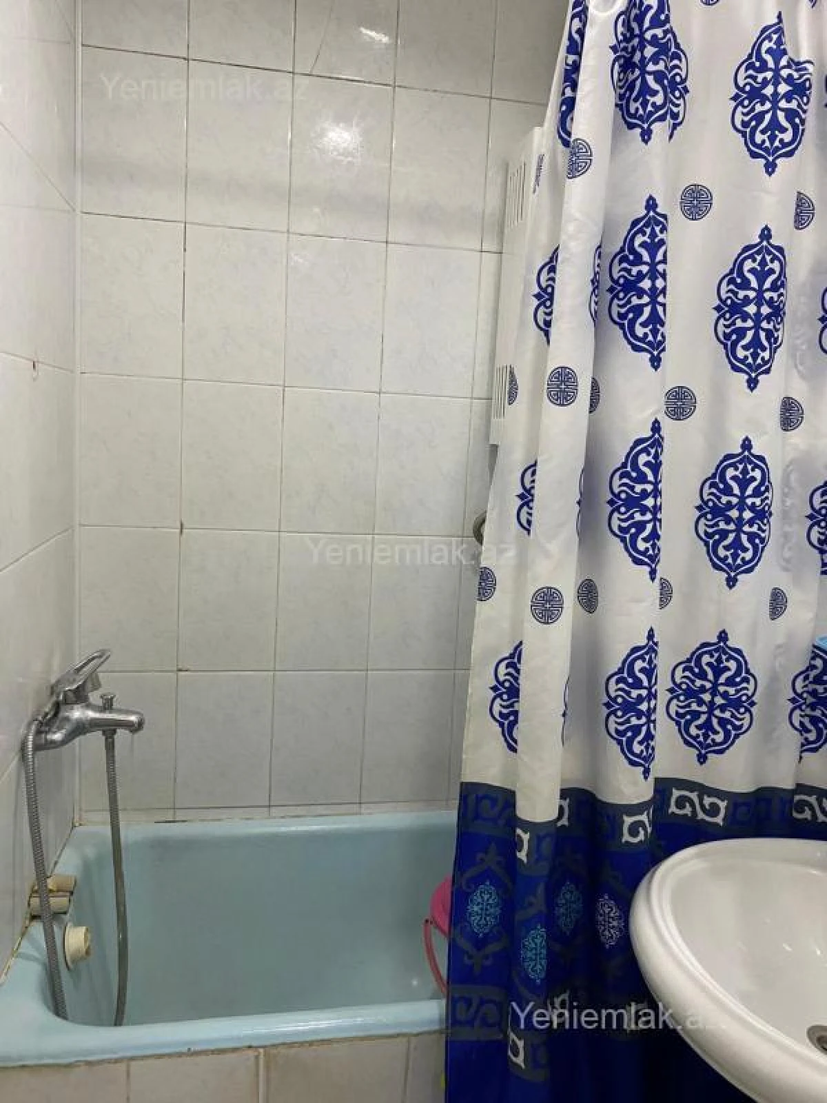 Satılır 3 otaqlı köhnə tikili 95 m²