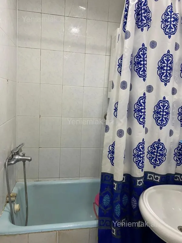 Satılır 3 otaqlı köhnə tikili 95 m²