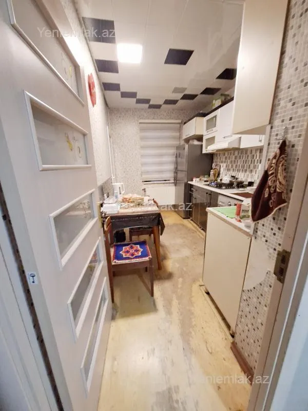 Satılır 3 otaqlı köhnə tikili 80 m²