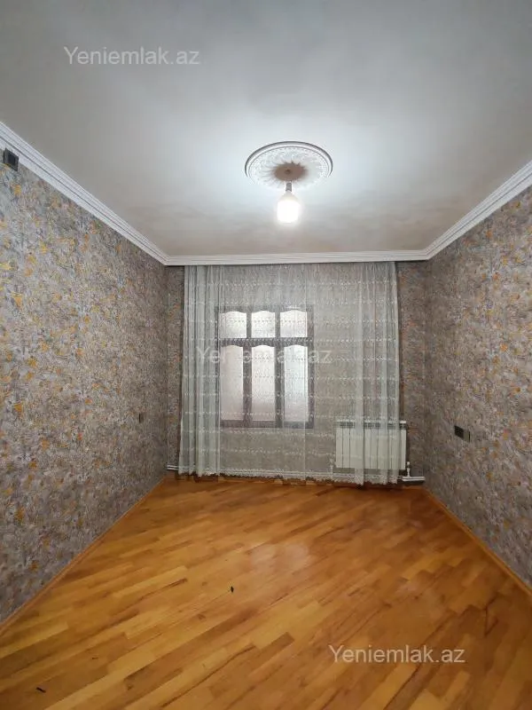 Satılır 2 otaqlı köhnə tikili 65 m²