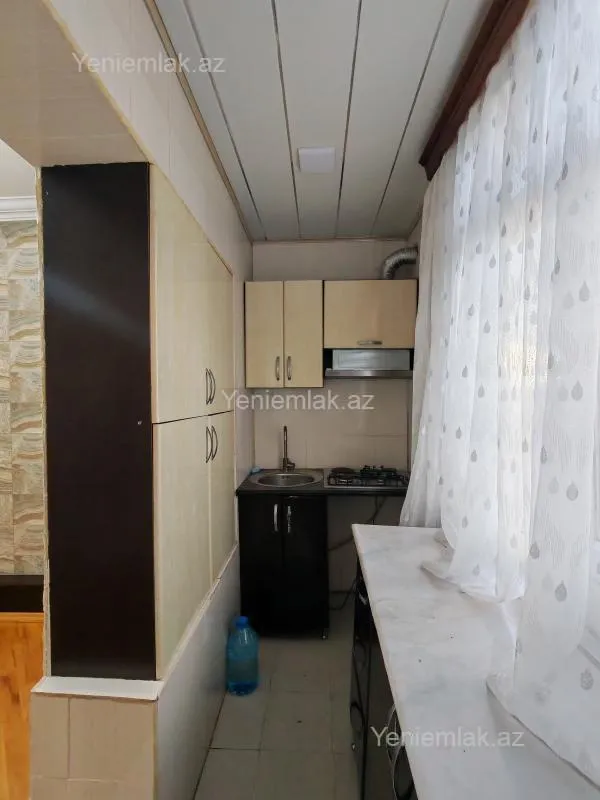 Satılır 2 otaqlı köhnə tikili 65 m²