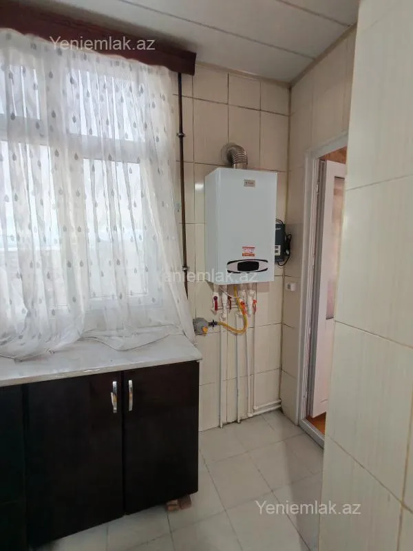 Satılır 2 otaqlı köhnə tikili 65 m²