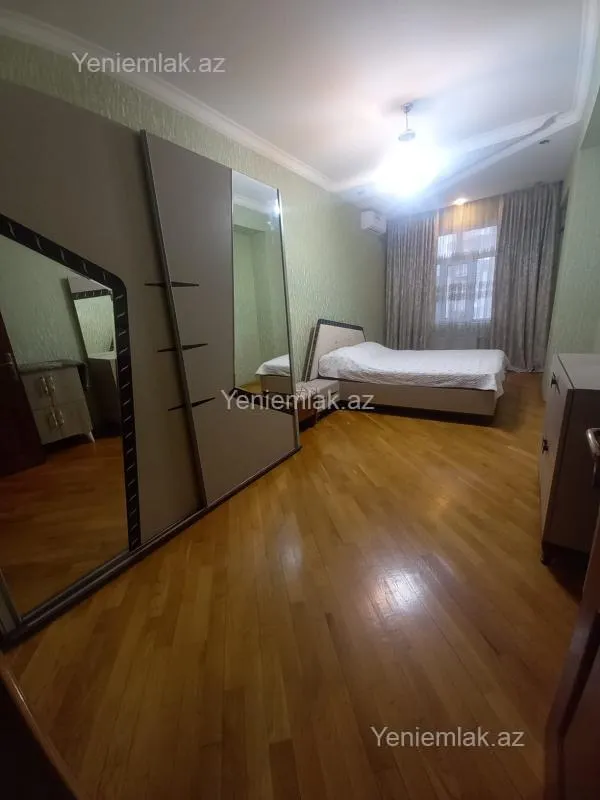 Satılır 3 otaqlı yeni tikili 115 m²