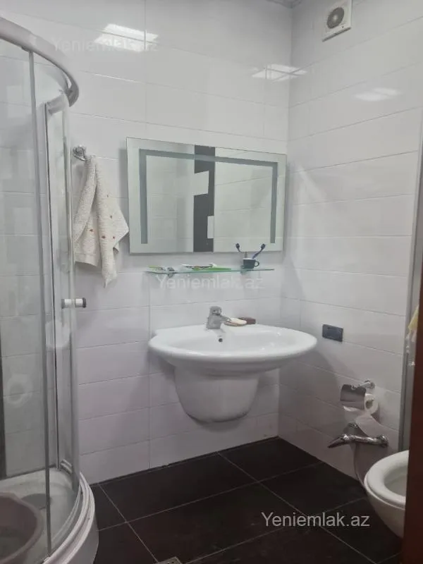 Satılır 2 otaqlı yeni tikili 110 m²