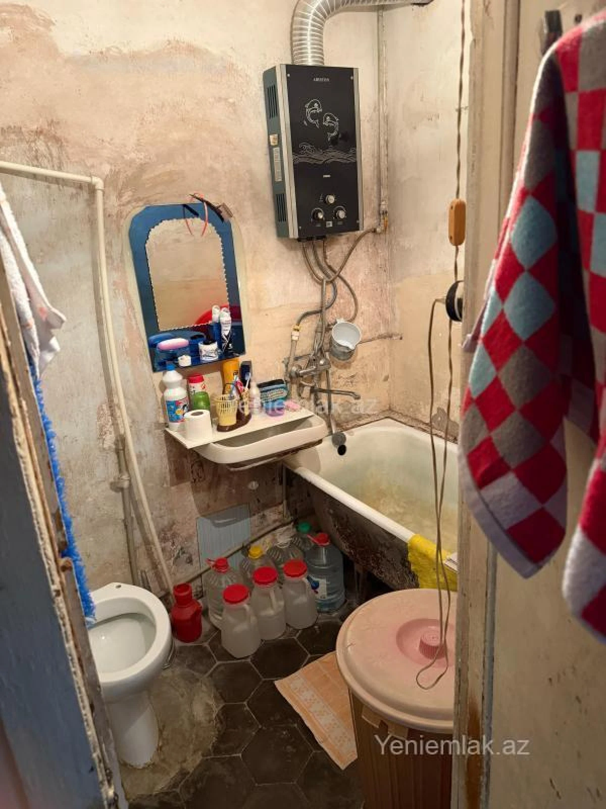 Satılır 1 otaqlı köhnə tikili 31 m²