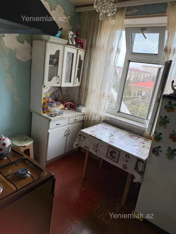 Satılır 1 otaqlı köhnə tikili 31 m²