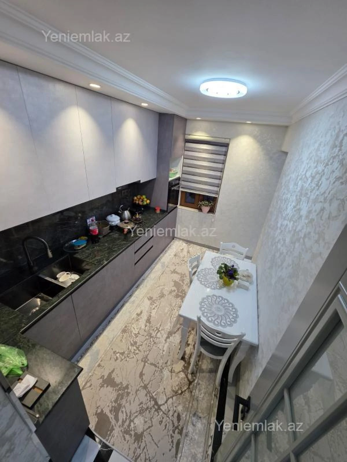 Satılır 3 otaqlı köhnə tikili 70 m²