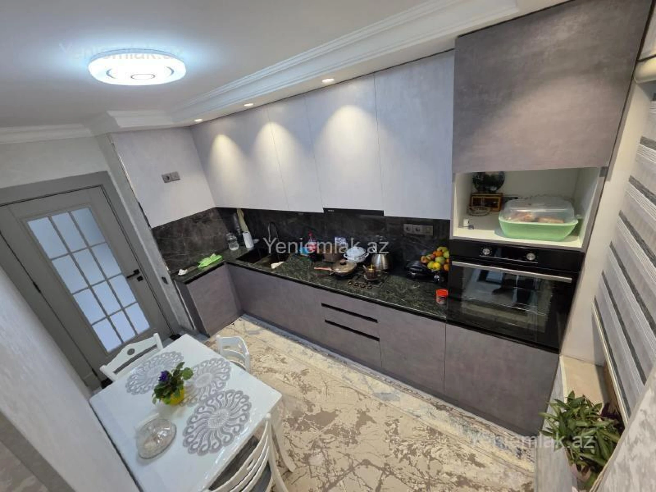 Satılır 3 otaqlı köhnə tikili 70 m²