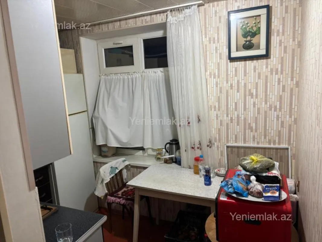 Satılır 2 otaqlı köhnə tikili 50 m²